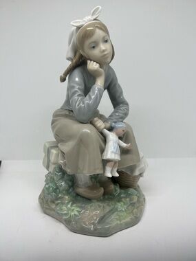 Llardro vintage “Girl with Doll” #1211